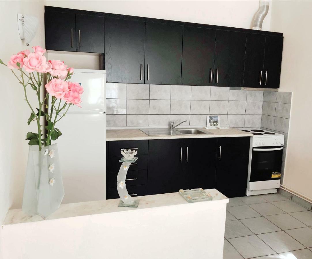Anastasia'S Home Néa Péramos Eksteriør billede